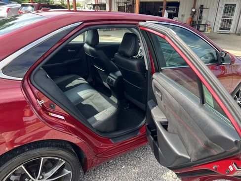 Used 2015 Toyota Camry XSE FWD image 14