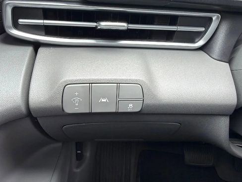 Used 2023 Hyundai Elantra SEL FWD image 15