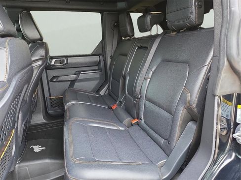 Used 2024 Ford Bronco Badlands image 11