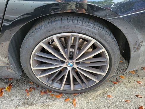 Used 2021 BMW 540i w/ Premium Package RWD image 6