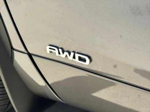 Certified 2026 Toyota Highlander XLE AWD/4WD image 18
