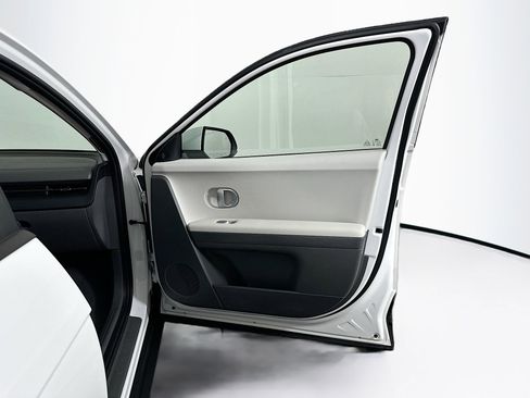 Used 2024 Hyundai Ioniq 5 SEL image 32