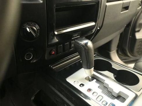 Used 2014 Nissan Titan SV w/ SV Value Truck Package AWD/4WD image 16
