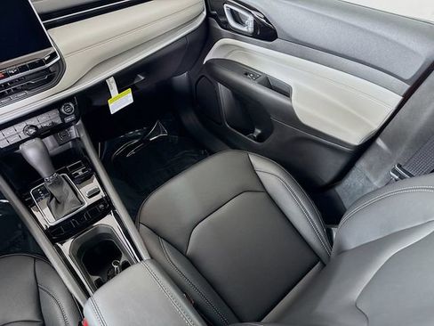 New 2026 Jeep Compass Limited image 21