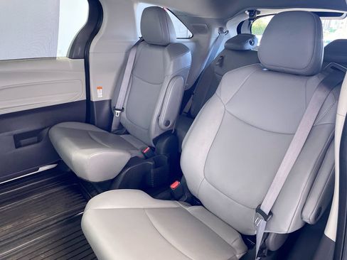 Used 2024 Toyota Sienna XLE w/ XLE Plus Package AWD/4WD image 35