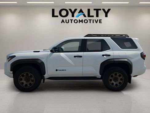 Used 2025 Toyota 4Runner Trailhunter image 2