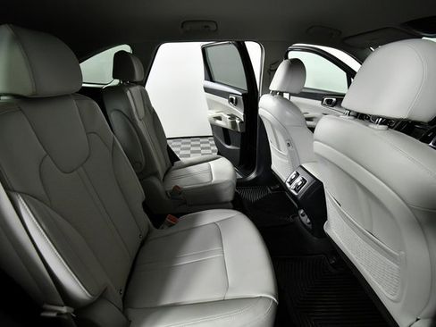 Used 2024 Kia Sorento EX image 23