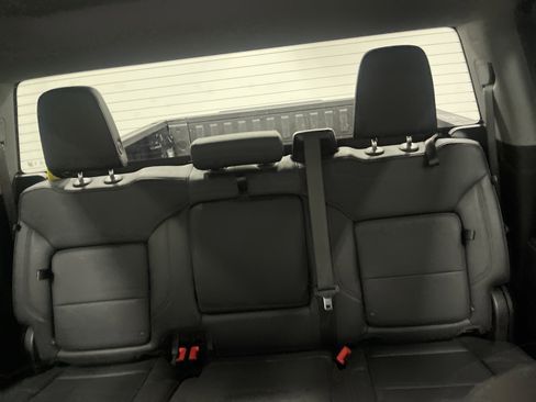 Used 2025 GMC Sierra 1500 SLT image 11