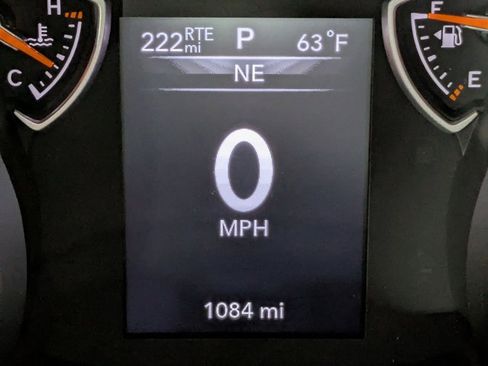 Used 2025 Jeep Gladiator Sport image 11