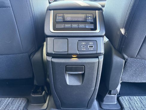 Certified 2024 Subaru Ascent Premium w/ Convenience Package image 31