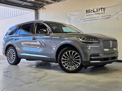 Used 2023 Lincoln Aviator Reserve AWD/4WD image 31