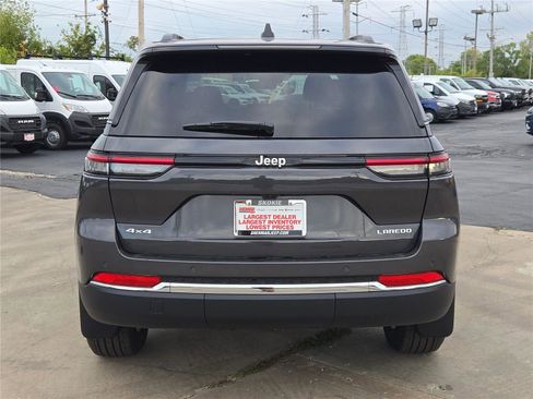 New 2025 Jeep Grand Cherokee Laredo w/ MOPAR Finishing Package image 15