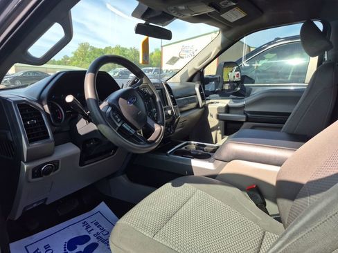 Used 2022 Ford F250 XLT w/ Black Appearance Package AWD/4WD image 9