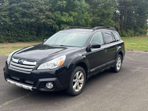 Used 2013 Subaru Outback 2.5i Limited AWD/4WD image 4