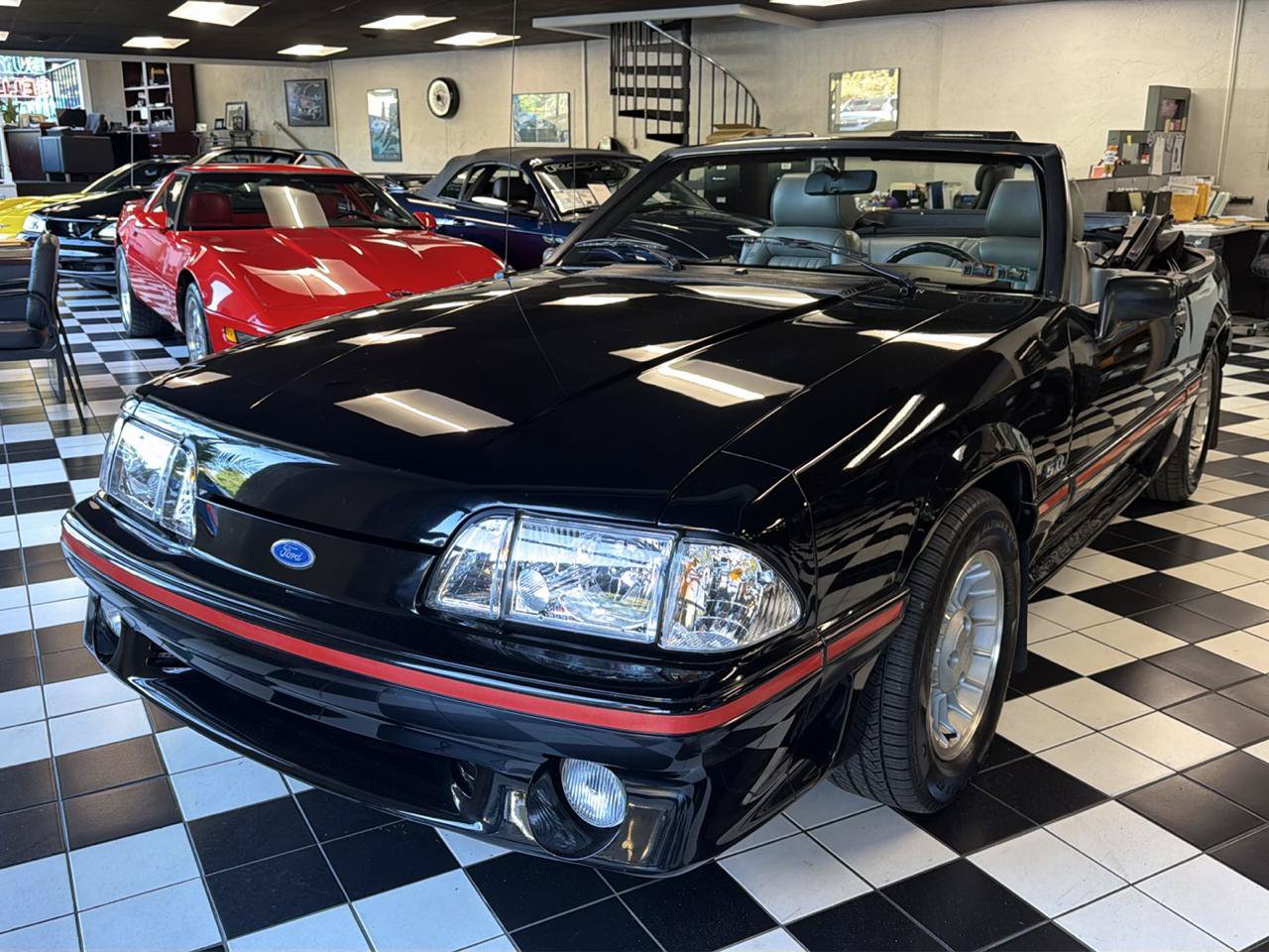 Used 1988 Ford Mustang GT RWD image 1