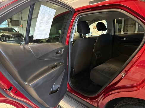 Used 2024 Chevrolet Equinox LT w/ LPO, Floor Liner Package FWD image 24