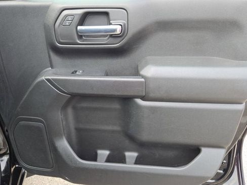 Used 2023 Chevrolet Silverado 1500 Custom image 4