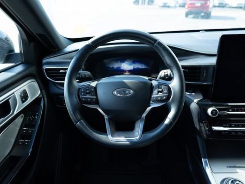 Used 2023 Ford Explorer Platinum w/ Technology Package image 22
