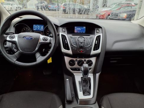 Used 2014 Ford Focus SE w/ SE Winter Package image 7