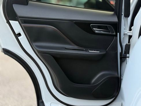 Used 2019 Jaguar F-PACE Prestige image 14