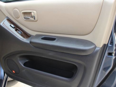 Used 2001 Toyota Highlander 2WD V6 image 21