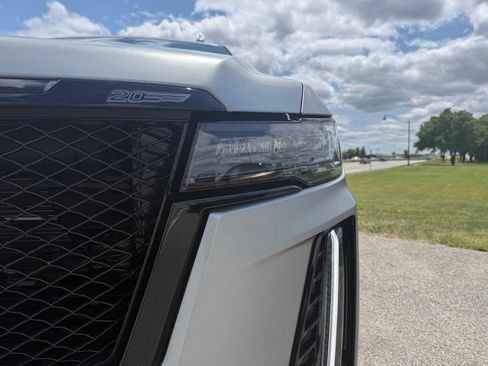 Certified 2024 Cadillac Escalade V w/ Heavy-Duty Trailer Package AWD/4WD image 9