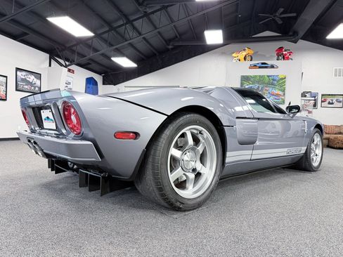 Used 2006 Ford GT RWD image 33
