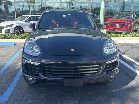 Used 2018 Porsche Cayenne S image 4