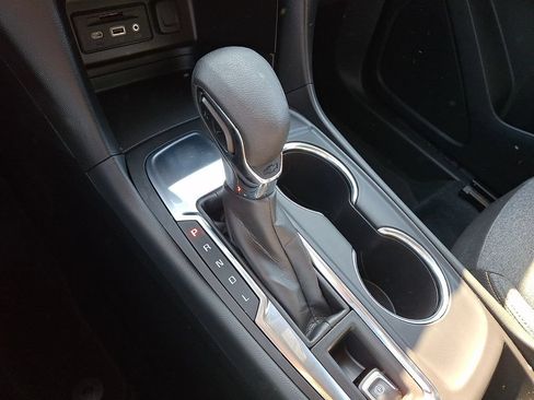 Used 2024 Chevrolet Equinox LT FWD image 18