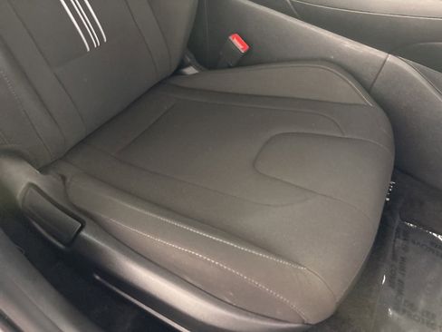 Used 2025 Hyundai Elantra SEL FWD image 25