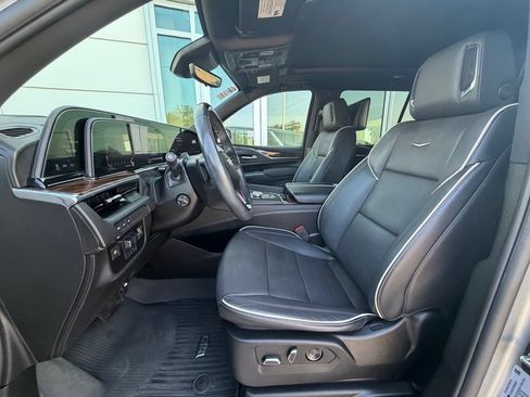 Used 2023 Cadillac Escalade Sport Platinum w/ LPO, ONYX Package AWD/4WD image 8