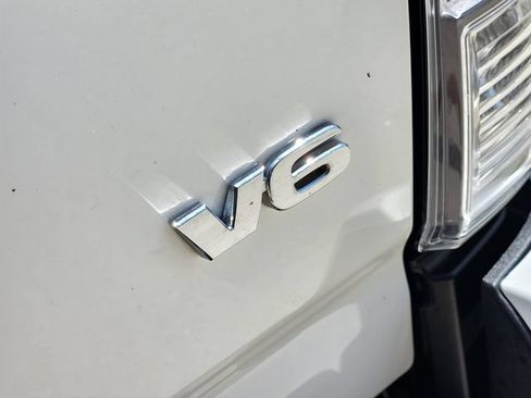 Used 2023 Toyota Tacoma TRD Off-Road w/ Technology Package AWD/4WD image 9