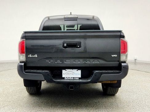 Used 2018 Toyota Tacoma Limited image 6