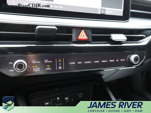 Used 2025 Kia K5 GT-Line AWD/4WD image 35