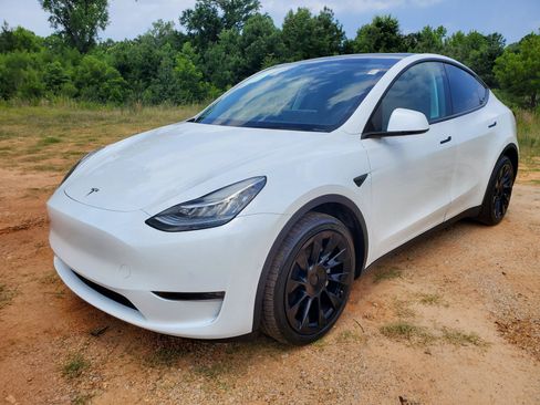 Used 2020 Tesla Model Y Long Range AWD/4WD image 18