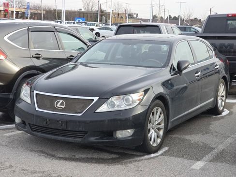 Used 2011 Lexus LS 460 L w/ Luxury Pkg image 4