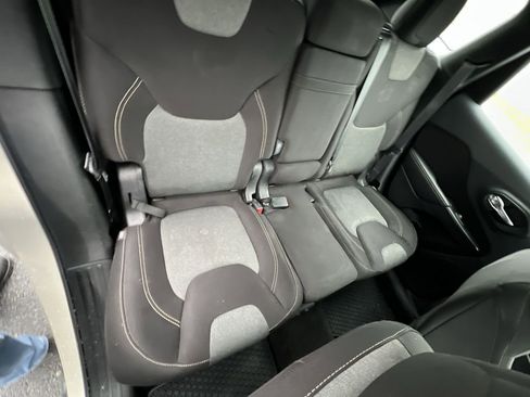 Used 2015 Jeep Cherokee Sport w/ Cold Weather Group image 26