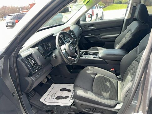 Used 2022 Nissan Pathfinder SV AWD/4WD image 18