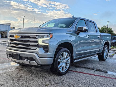 Certified 2026 Chevrolet Silverado 1500 High Country AWD/4WD image 3