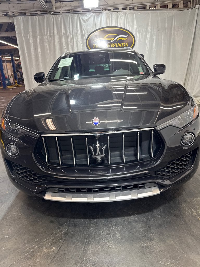Used 2018 Maserati Levante GranLusso AWD/4WD image 2