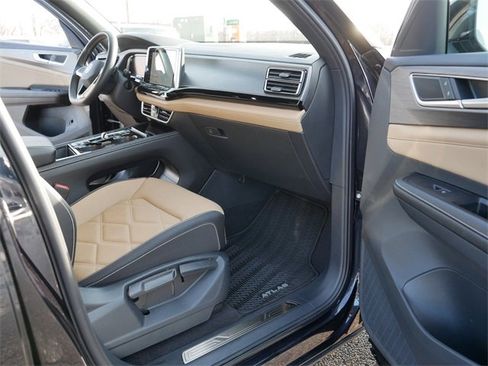 Certified 2024 Volkswagen Atlas Cross Sport SE image 19