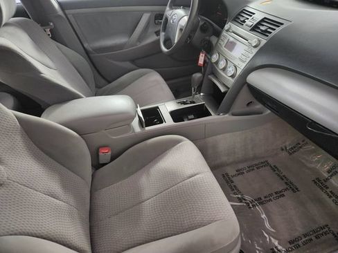 Used 2011 Toyota Camry LE FWD image 15
