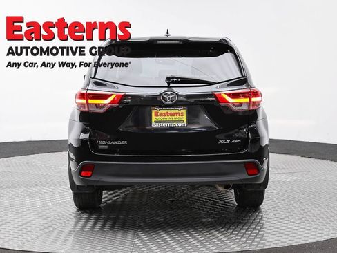 Used 2019 Toyota Highlander XLE AWD/4WD image 6