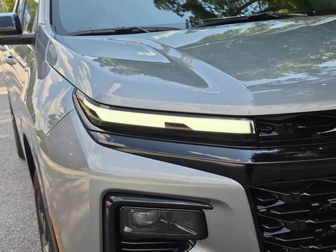 New 2027 Chevrolet Traverse RS FWD image 10