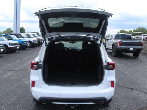 Used 2023 Ford Escape ST-Line w/ Tech Pack #1 AWD/4WD image 17