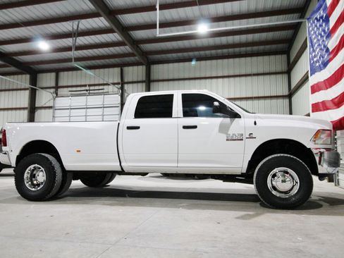 Used 2018 RAM 3500 Tradesman w/ Chrome Appearance Group image 13