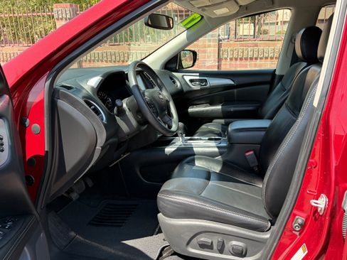 Used 2017 Nissan Pathfinder SL FWD image 6