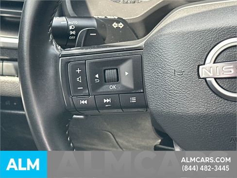 Used 2025 Nissan Rogue SV FWD image 29