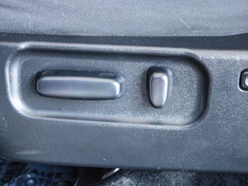 Used 2020 Toyota Tacoma TRD Sport w/ Technology Package AWD/4WD image 19