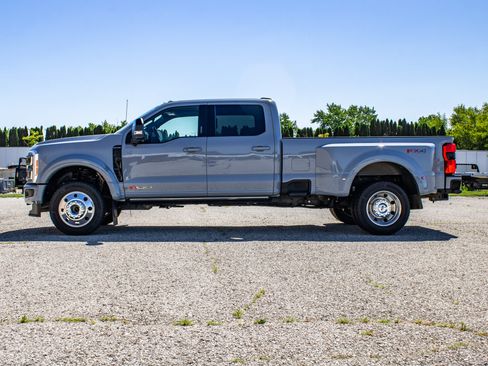 Used 2026 Ford F450 Platinum w/ FX4 Off-Road Package AWD/4WD image 4